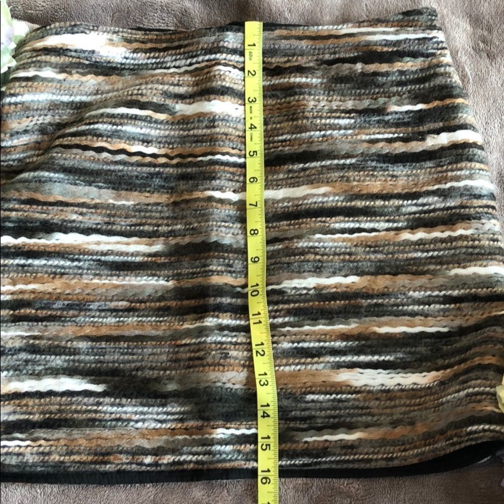 NWOT Textured Wool-Like Skirt - Picture 6 of 7